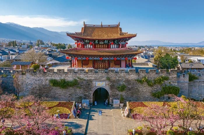 CÔN MINH – ĐẠI LÝ “NƠI THIÊN NHIÊN KỂ CHUYỆN”